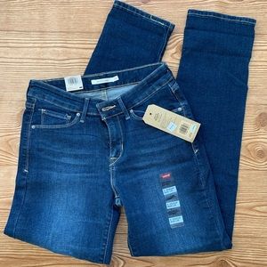 NWT Levi Jeans! ❤️